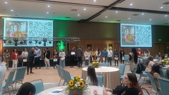 Ceremonia de reconocimiento durante la jornada HSE 2024 de SGI